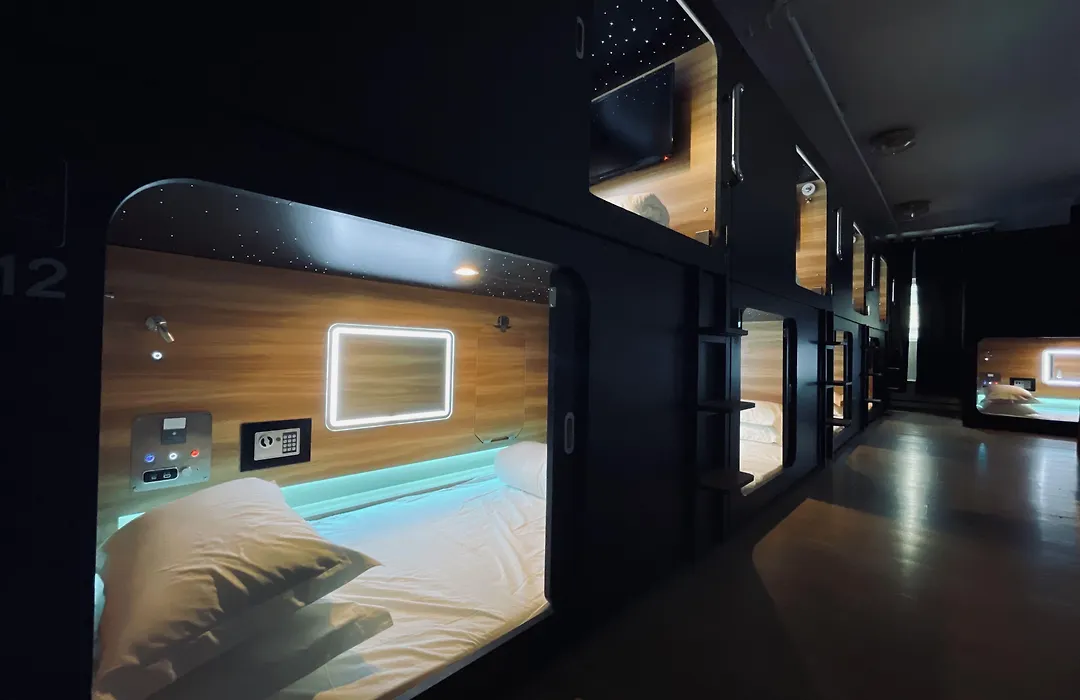 Capsule Hotel-1