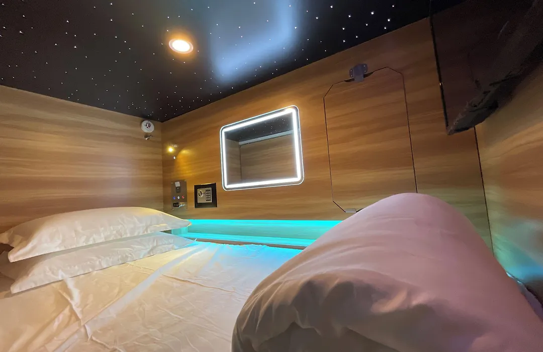 Capsule Hotel-1